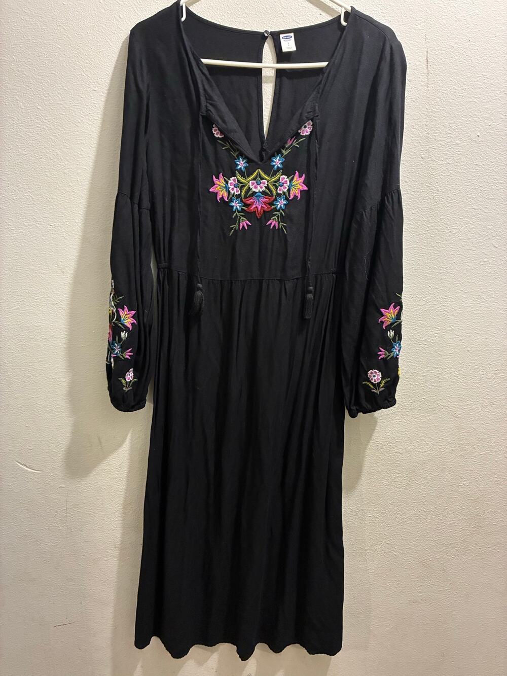 Old Navy Black Embroidered Boho Floral Midi Dress Small Petite SP Tassel Cottage